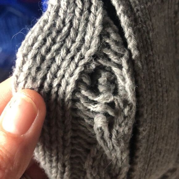 R and D style sweater - Picture 5 of 7